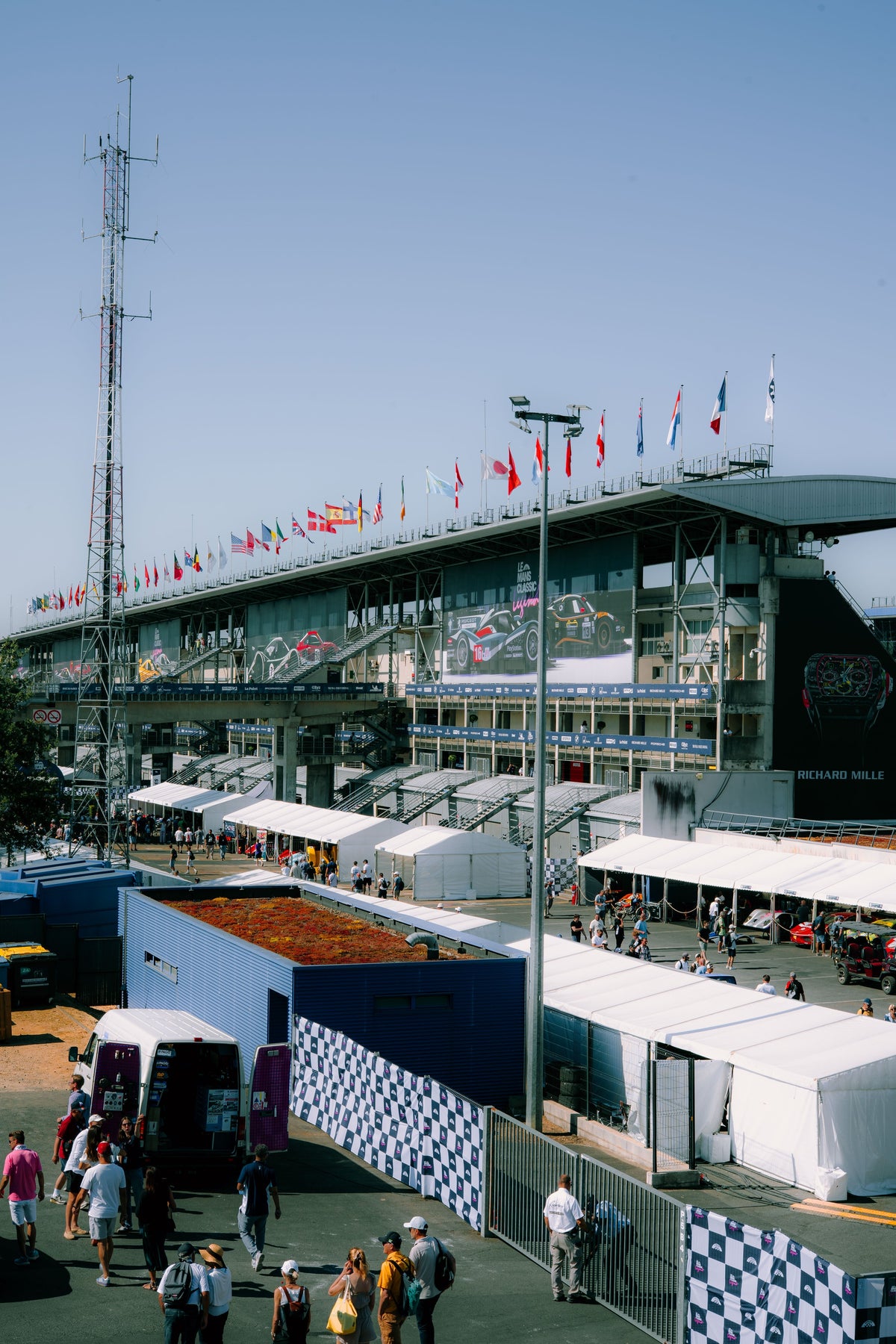 R&T AT LE MANS CLASSIC